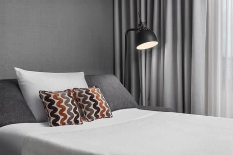 Hilton Garden Inn Toronto Airport, Room