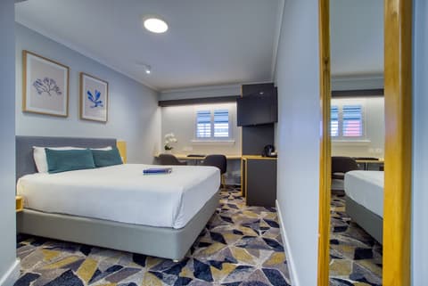 The Palmer Collective, Room