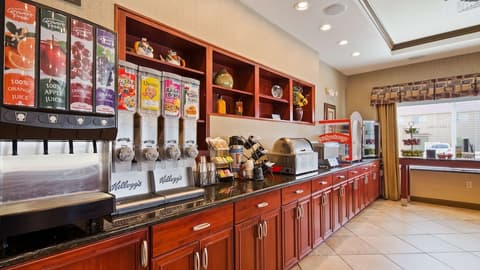 Best Western Plus Montezuma Inn & Suites, Breakfast area