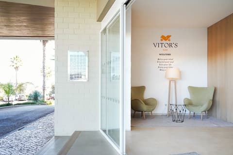 Vitors Plaza, Interior entrance