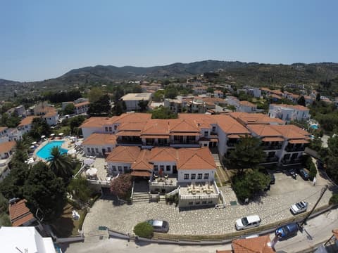 Hotel Dionyssos, Exterior