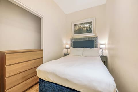 Princes Street Suites, Room