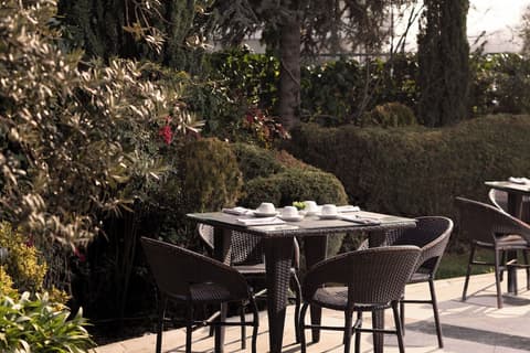 Delta Hotels by Marriott Istanbul West, Garden