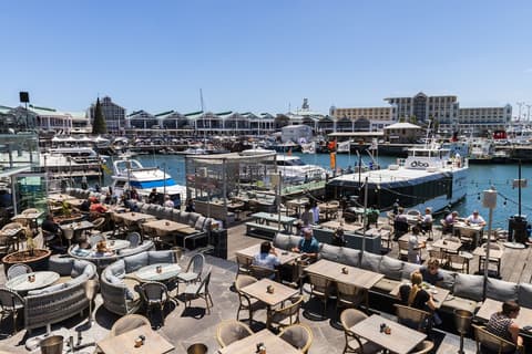 aha Harbour Bridge Hotel & Suites, Shopping mall