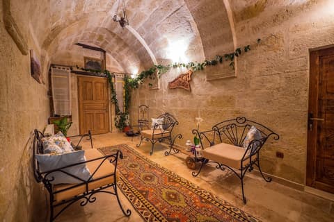 Elif Stone House, Lobby sitting area