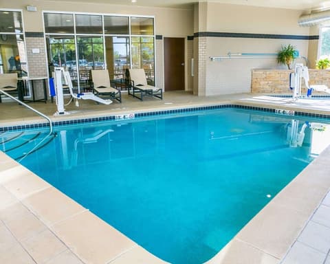 Cambria Hotel Denver International Airport, Pool