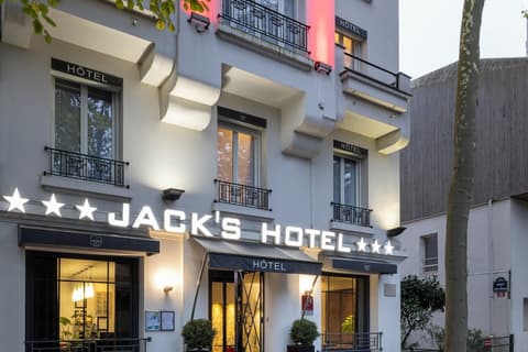 Jack's Hotel, Front of property