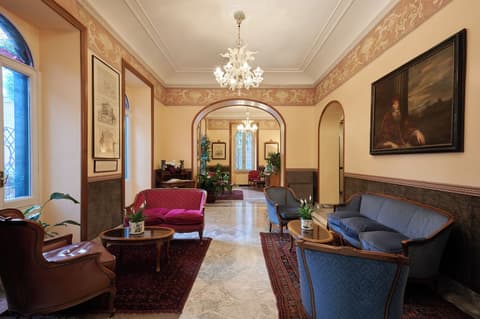 Hotel Farnese, Lobby