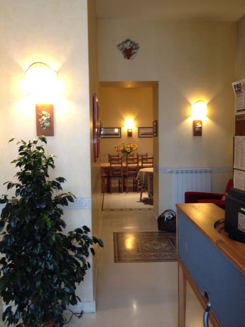 Bonapace Porta Nolana B&B