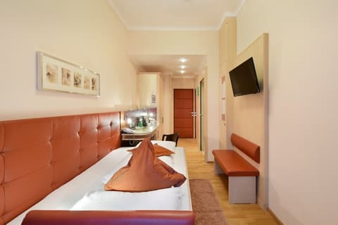 Hotel Pension Baronesse, Room