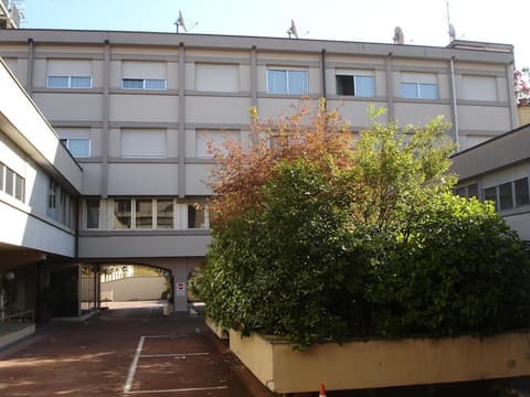 Augustus Hotel, Front of property