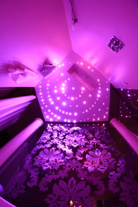 Albergo del Sedile, Bathroom shower