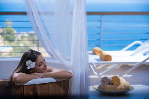 Blue Bay Resort Hotel, Terrace/patio