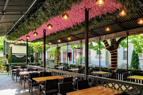 Drexel's Parkhotel, Exterior