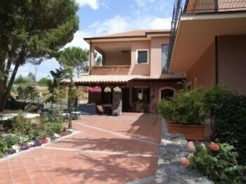 Rosso Vulcano Bed & Breakfast