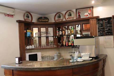 Hotel Italia, Bar (on property)