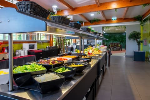 RR Club  Amarilis, Buffet