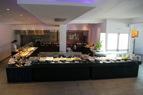 Theo Sunset Bay Hotel