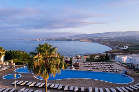 Theo Sunset Bay Hotel