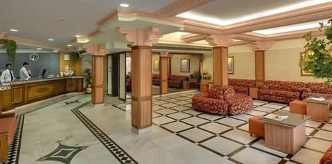 Amar Yatri Niwas, Lobby