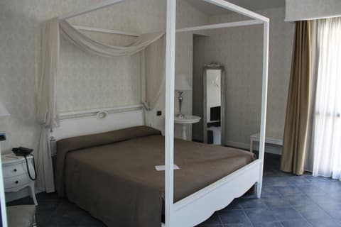 Marina Holiday Hotel & Spa