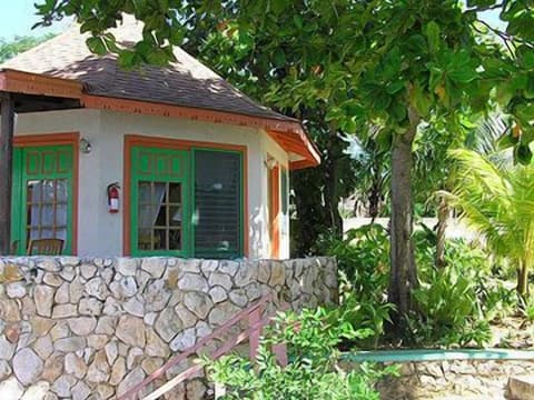 Xtabi Resort, Property grounds