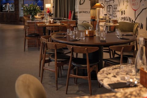 Corner Hotel, Restaurant