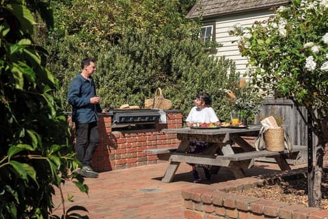 Sovereign Hill Hotel, Exterior