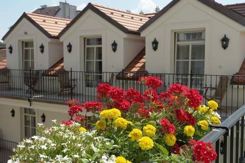 Hotel Angelis, Exterior