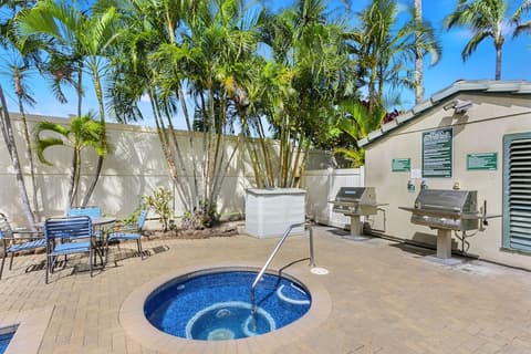 The Gardens at West Maui, BBQ/picnic area