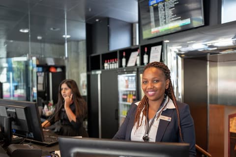 CABINN Metro Hotel, Reception