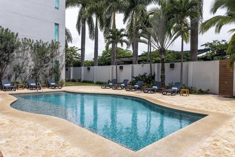 Holiday Inn Express San Jose Forum by IHG, Pool