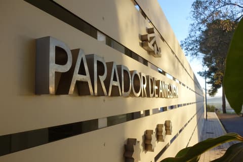 Parador de Antequera, Property entrance