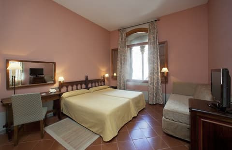 Parador de Cardona, Room