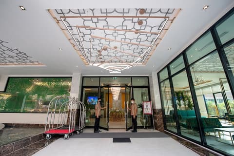 The Pattaya Discovery Beach Hotel Pattaya