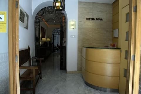 Hotel Goya, Reception