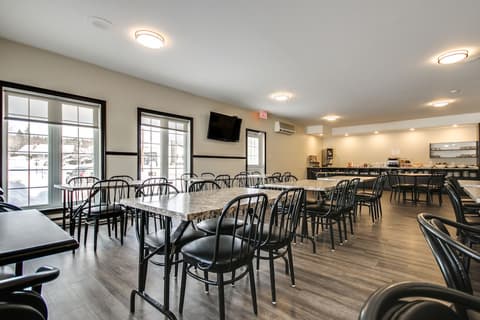 Hotel Marineau Shawinigan, Coffee service