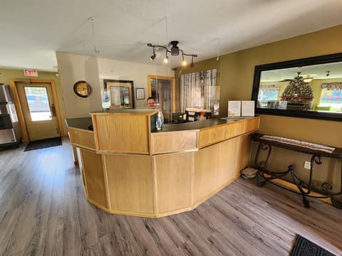 Aspen Village Inn