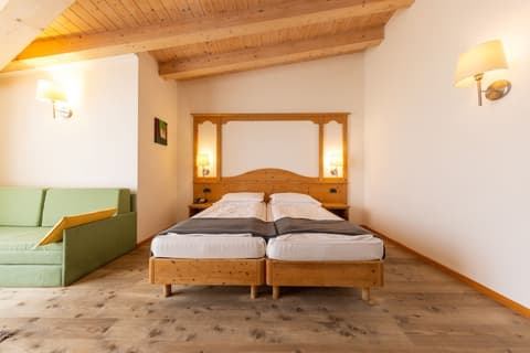 Hotel Alpine Mugon, Room