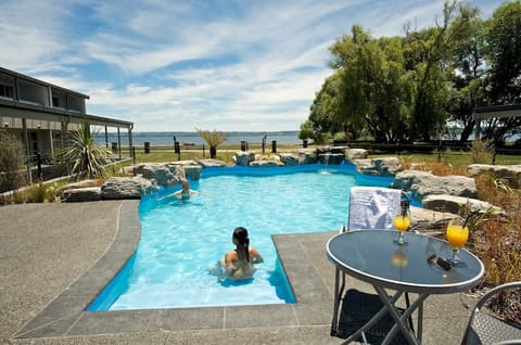 Wai Ora Lakeside Spa Resort, Outdoor pool