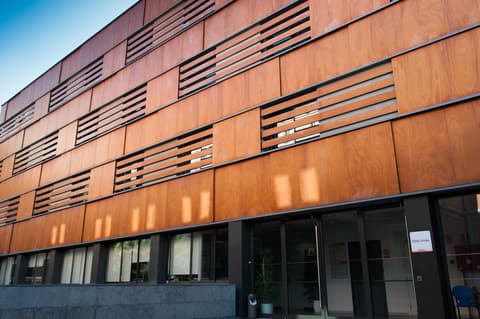 Barcelona Pere Tarrés Hostel, Exterior