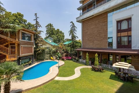 Radisson Srinagar, Pool