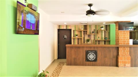 Hotel Colonial Playa del Carmen, Reception