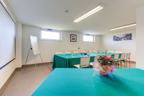 Ardeatina Park Hotel, Meeting facility