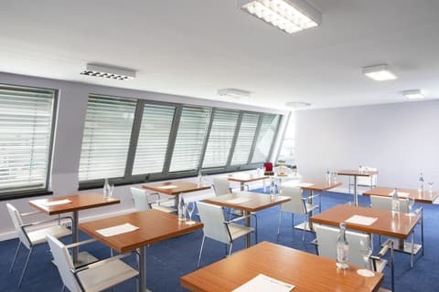 Holiday Inn Express Lisbon Airport by IHG, Meeting facility