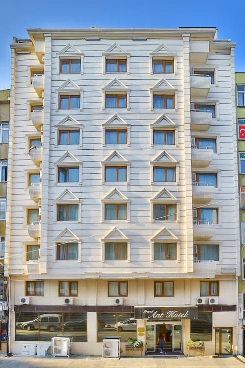 Grand Ant Hotel