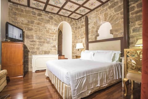 Golden Tower Hotel & Spa, Room