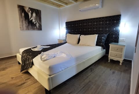 Vlycha Beach Studios & Apartments