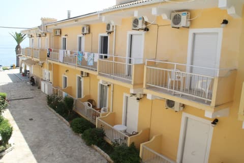 Complex Lemon Grove, Balcony