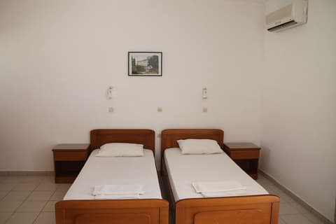 Complex Lemon Grove, Room